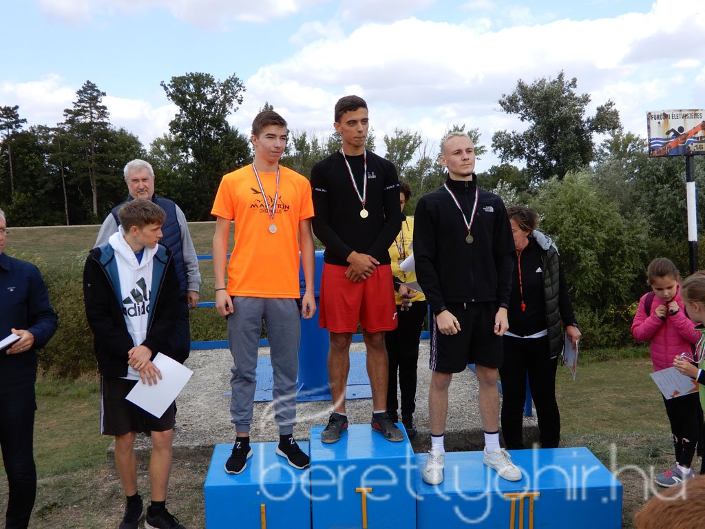 Mezei futóbajnokság Berettyóújfaluban 140